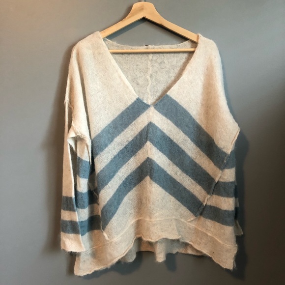 Free People soft sweater - size L